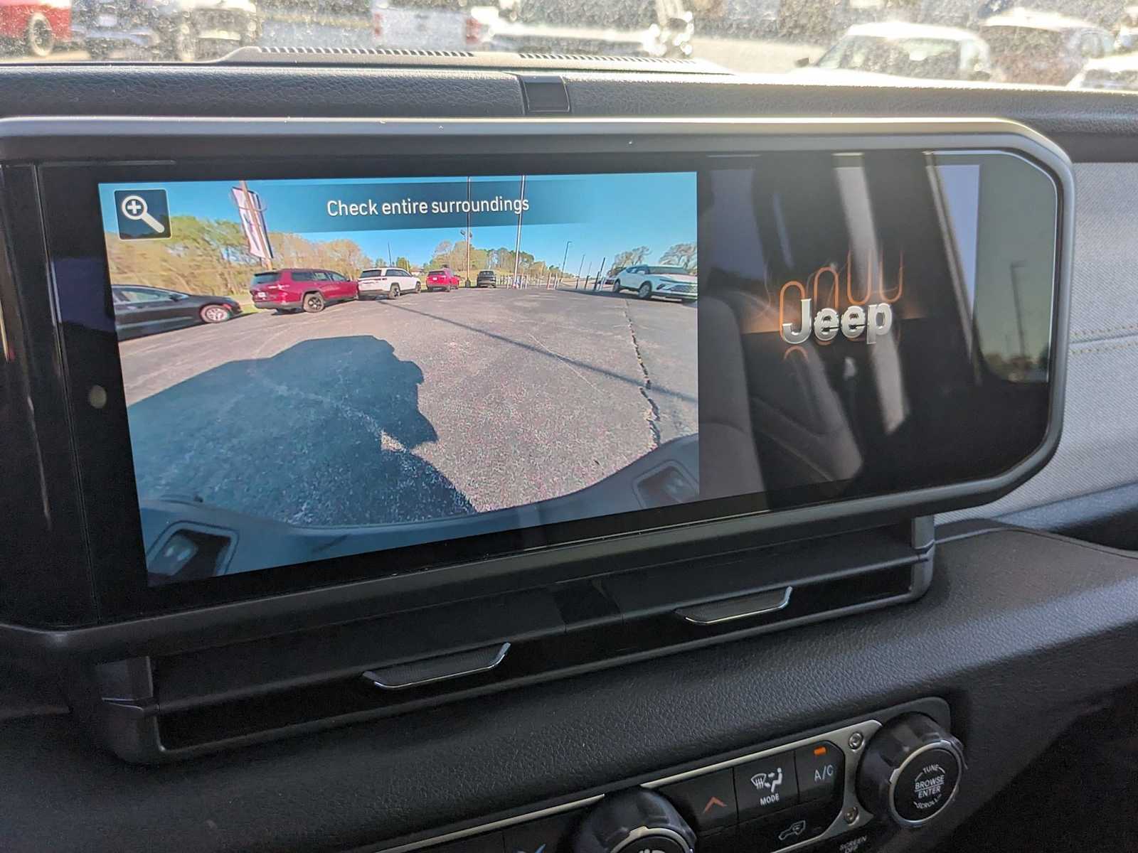 new 2025 Jeep Gladiator car, priced at $43,964