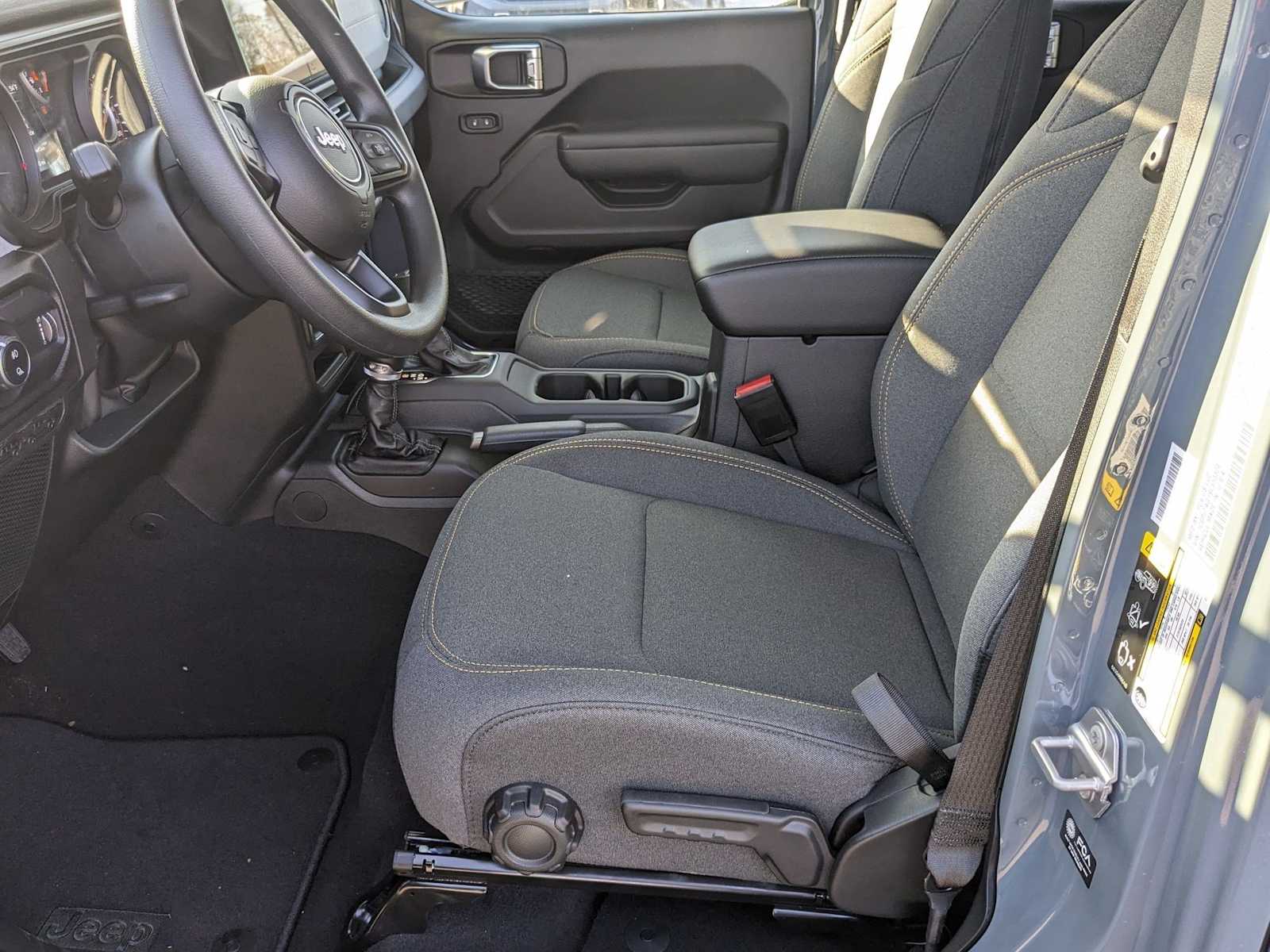 new 2025 Jeep Gladiator car, priced at $43,964