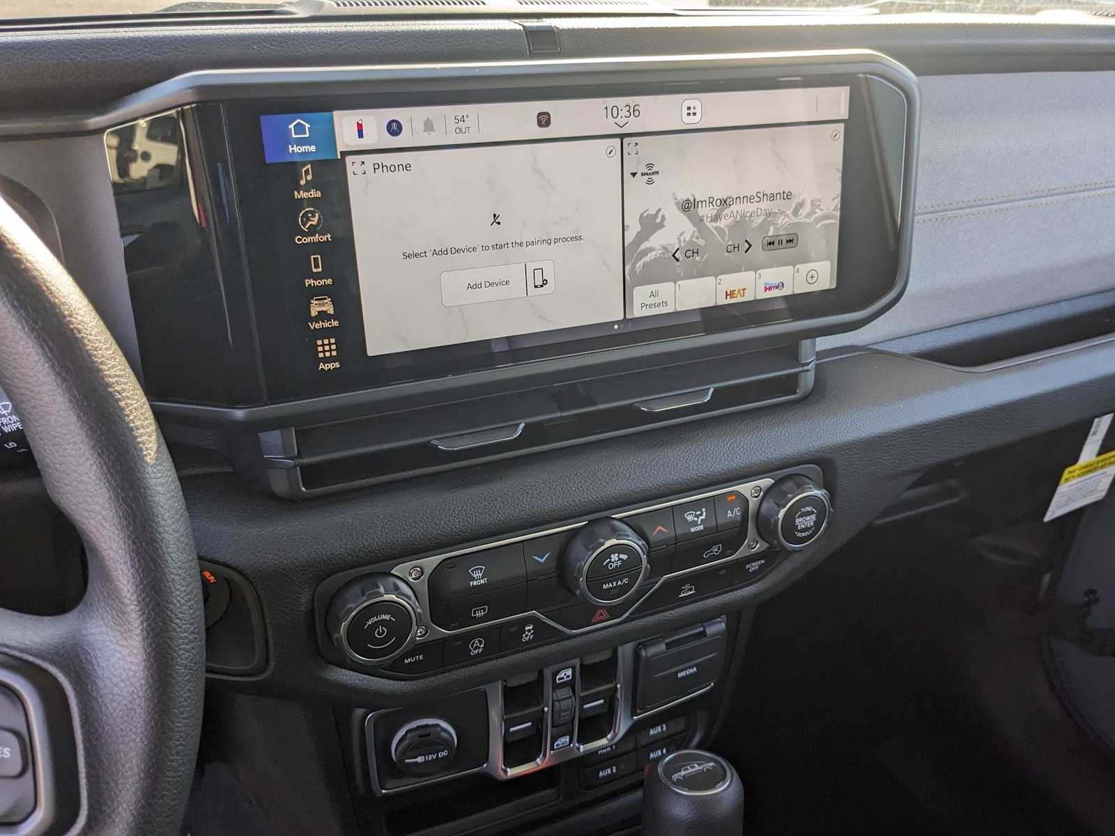 new 2025 Jeep Gladiator car, priced at $43,964