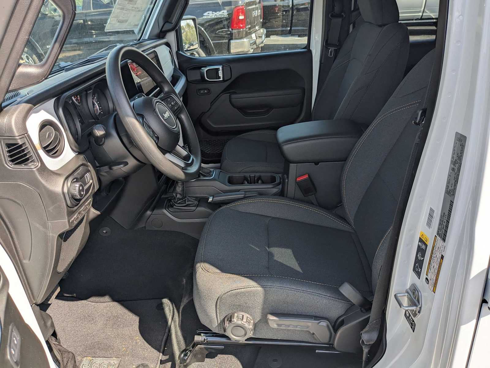 new 2025 Jeep Gladiator car, priced at $43,446