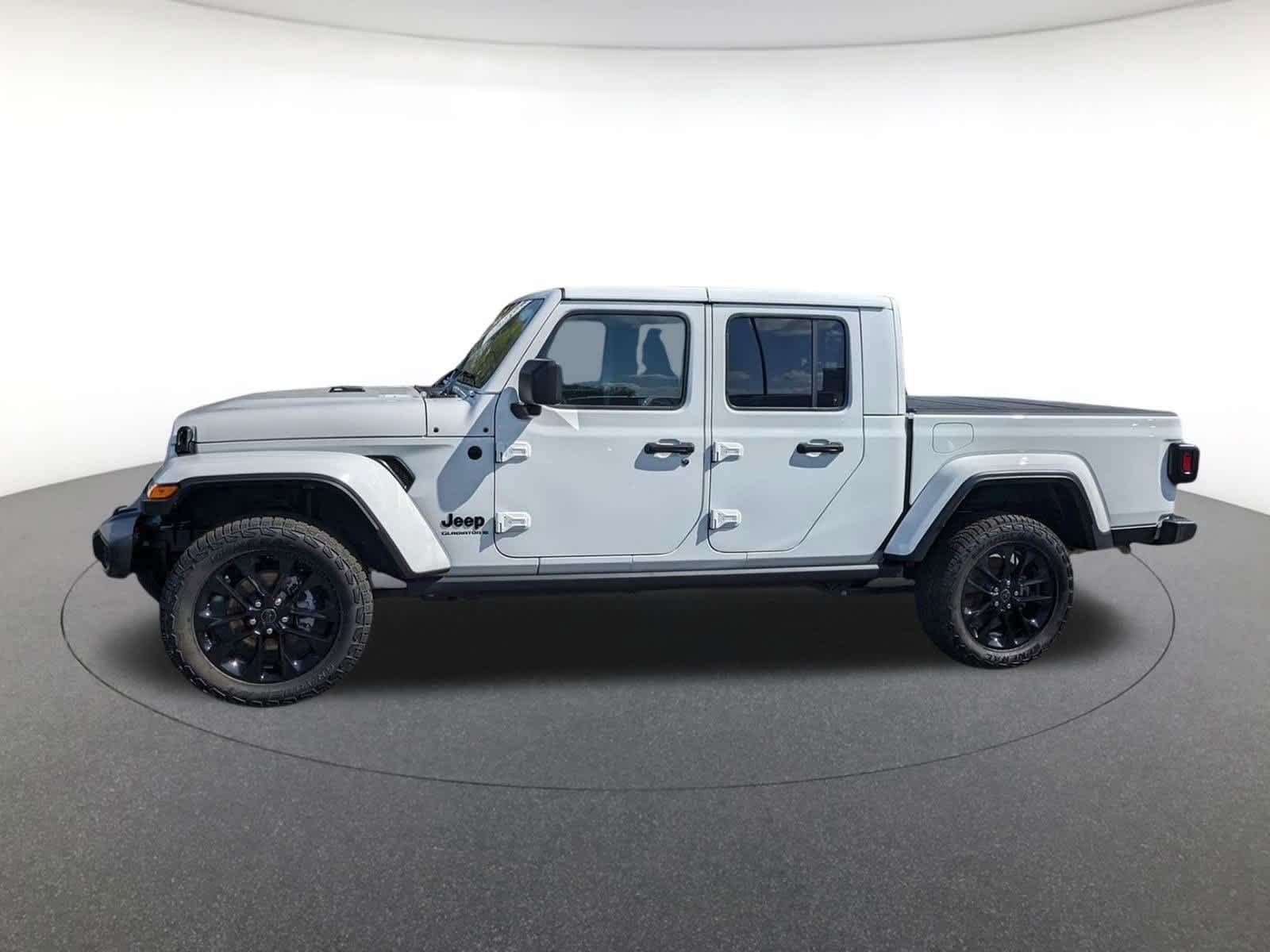 new 2025 Jeep Gladiator car, priced at $43,446