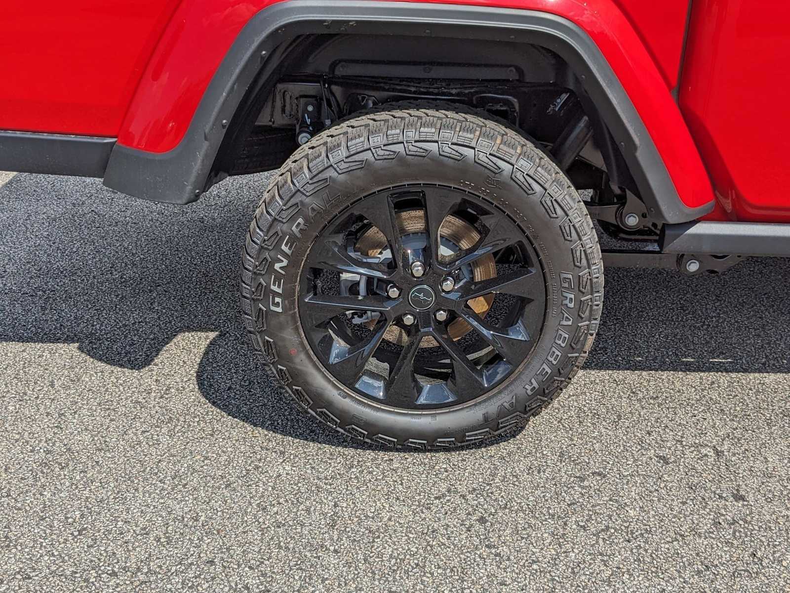 new 2025 Jeep Gladiator car, priced at $43,964