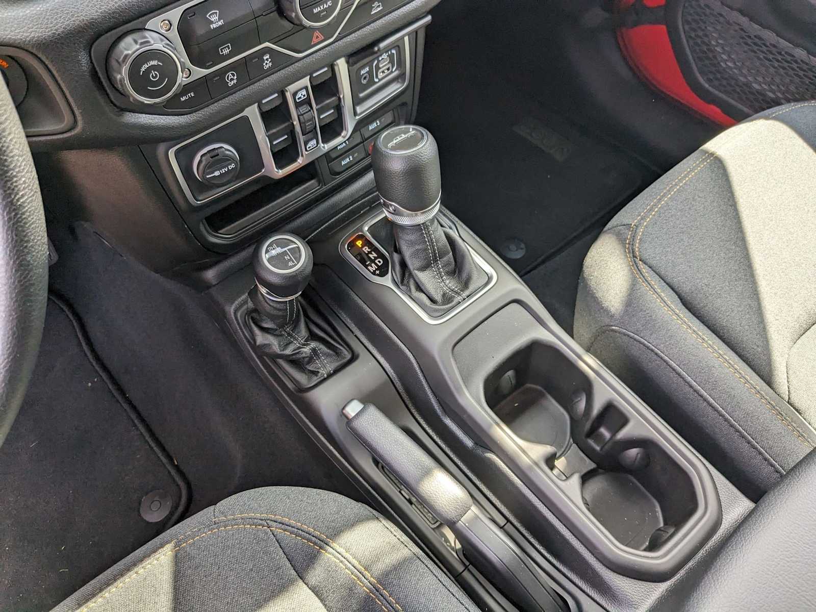 new 2025 Jeep Gladiator car, priced at $43,964