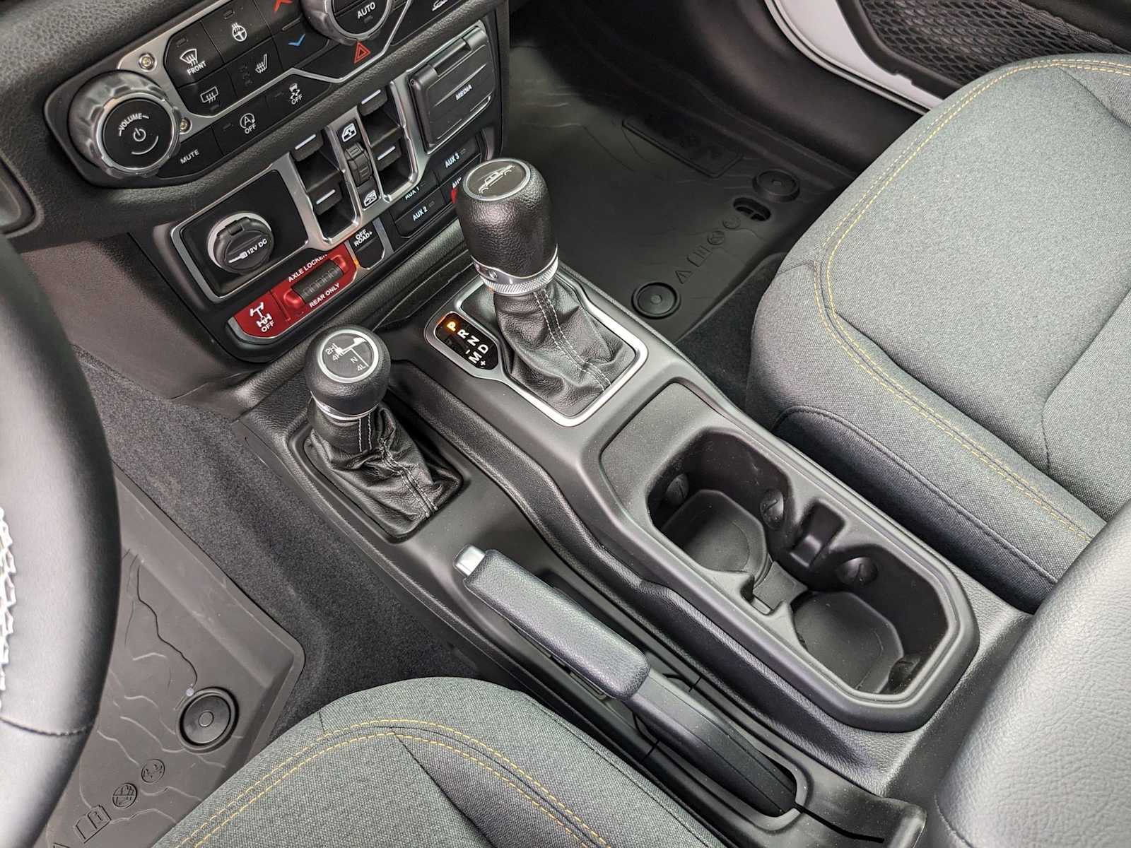 new 2025 Jeep Gladiator car, priced at $47,752