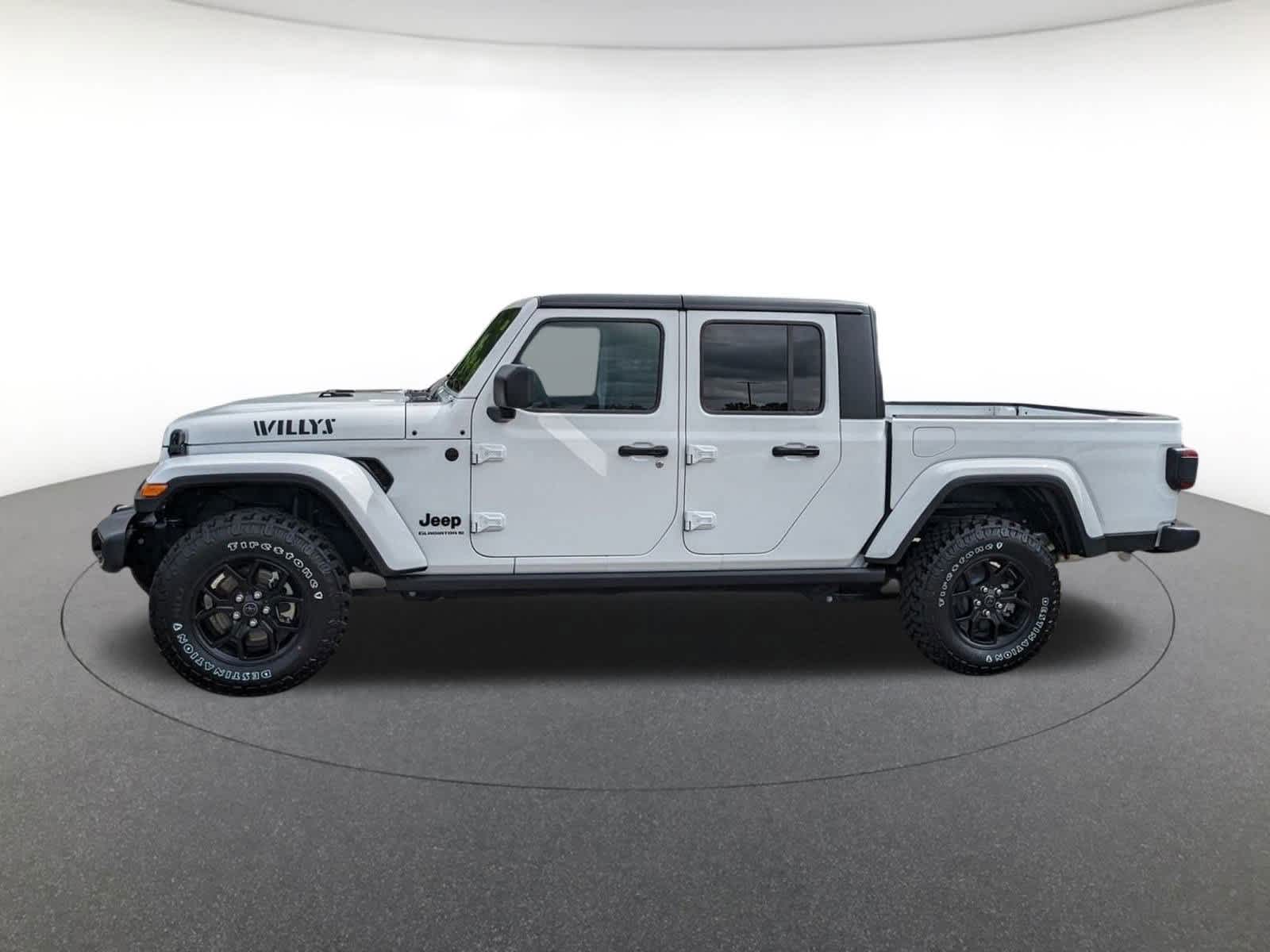 new 2025 Jeep Gladiator car, priced at $47,752