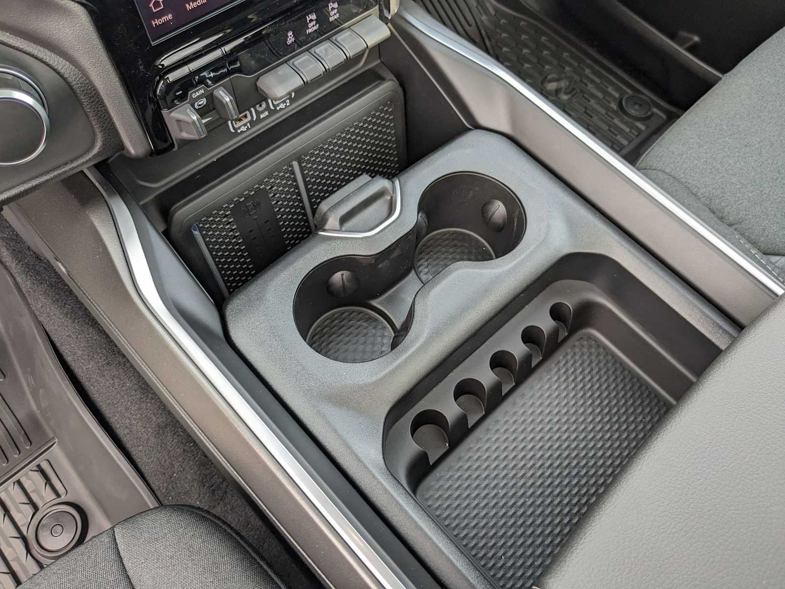 new 2025 Ram 1500 car, priced at $56,618