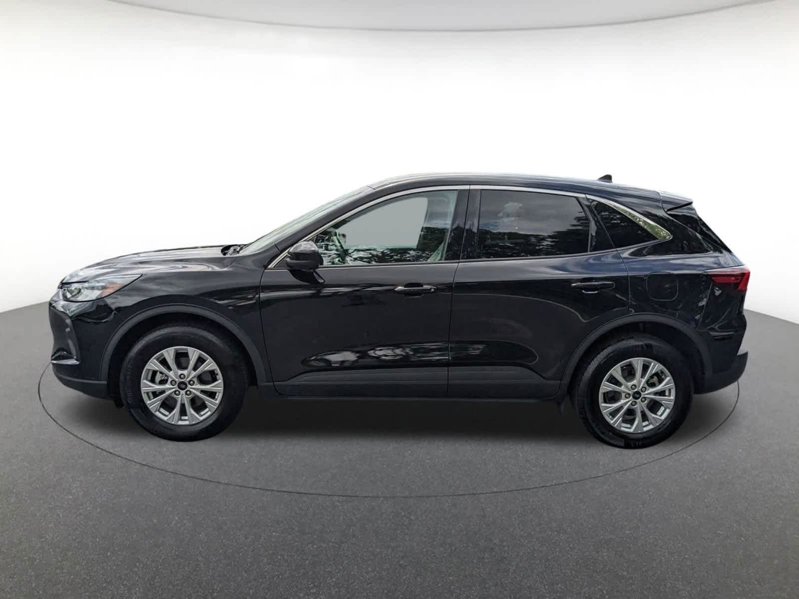 used 2023 Ford Escape car, priced at $25,250
