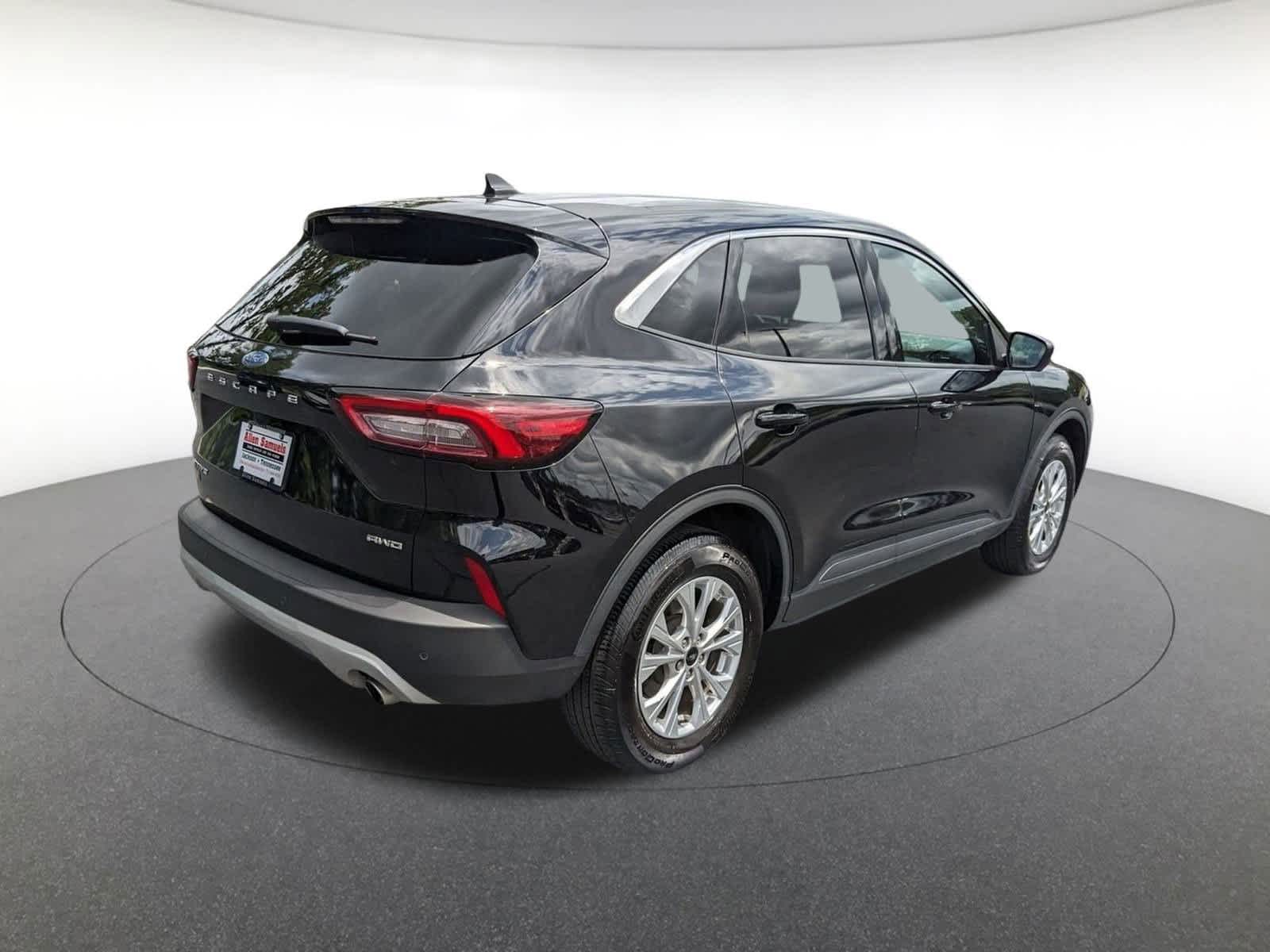 used 2023 Ford Escape car, priced at $25,250