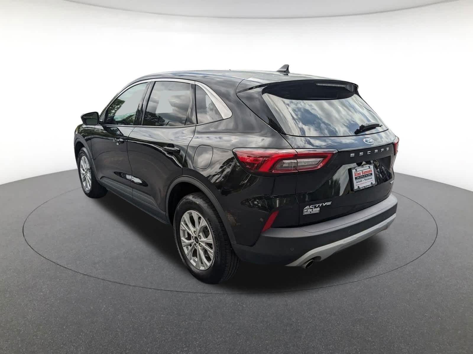 used 2023 Ford Escape car, priced at $25,250