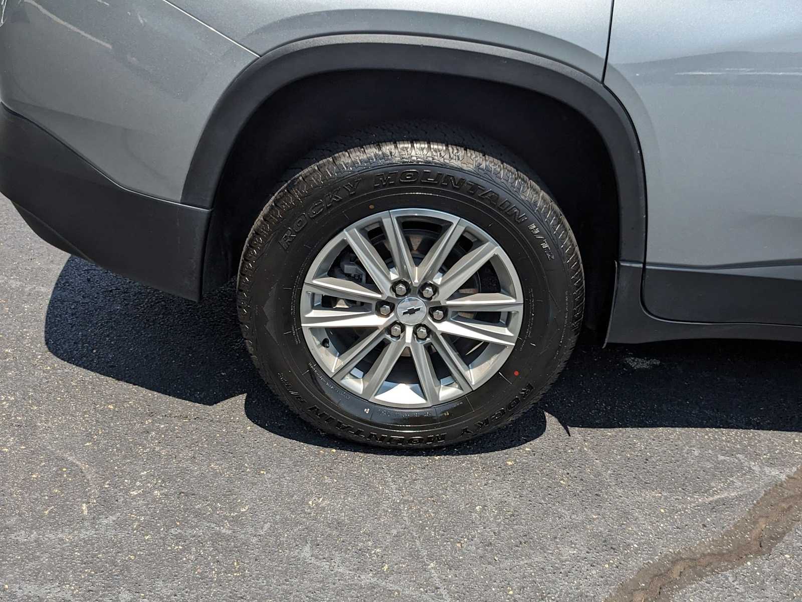 used 2023 Chevrolet Traverse car, priced at $31,000