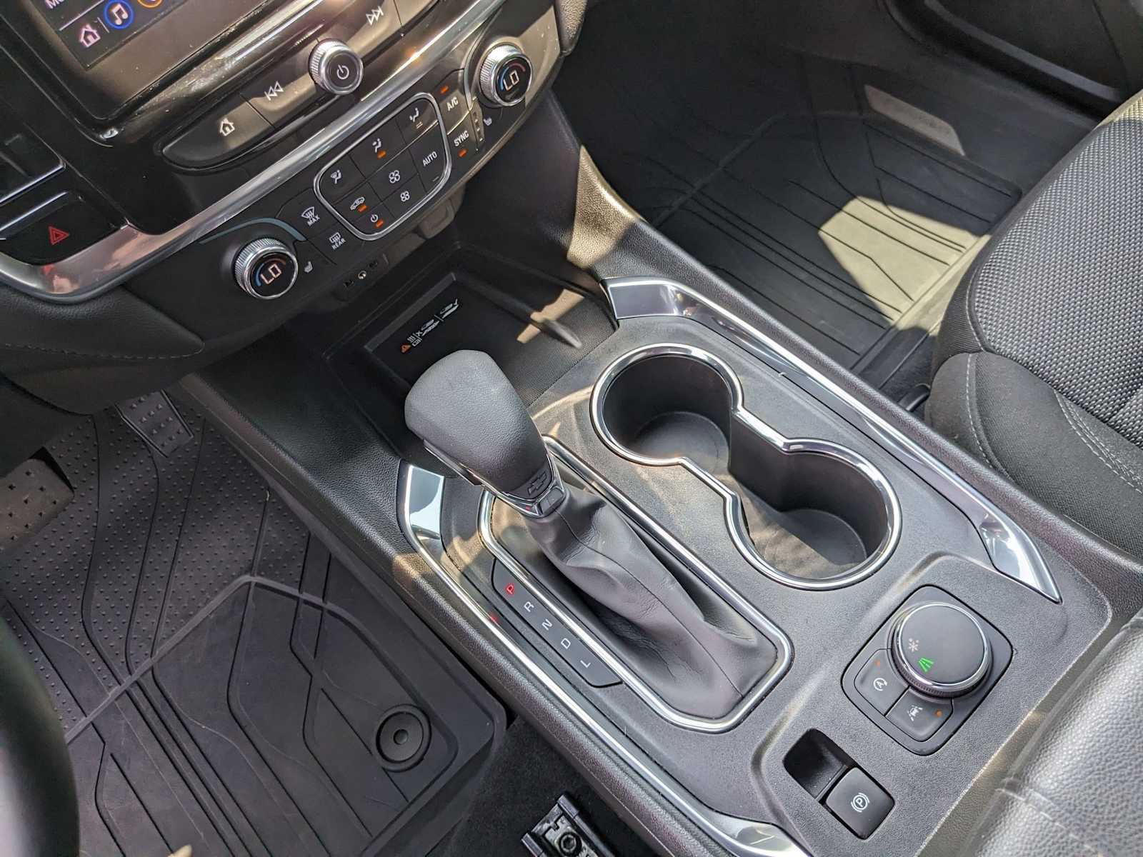 used 2023 Chevrolet Traverse car, priced at $31,000