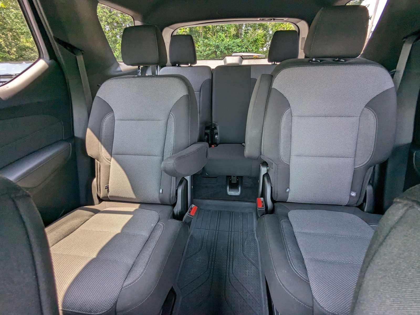 used 2023 Chevrolet Traverse car, priced at $31,000