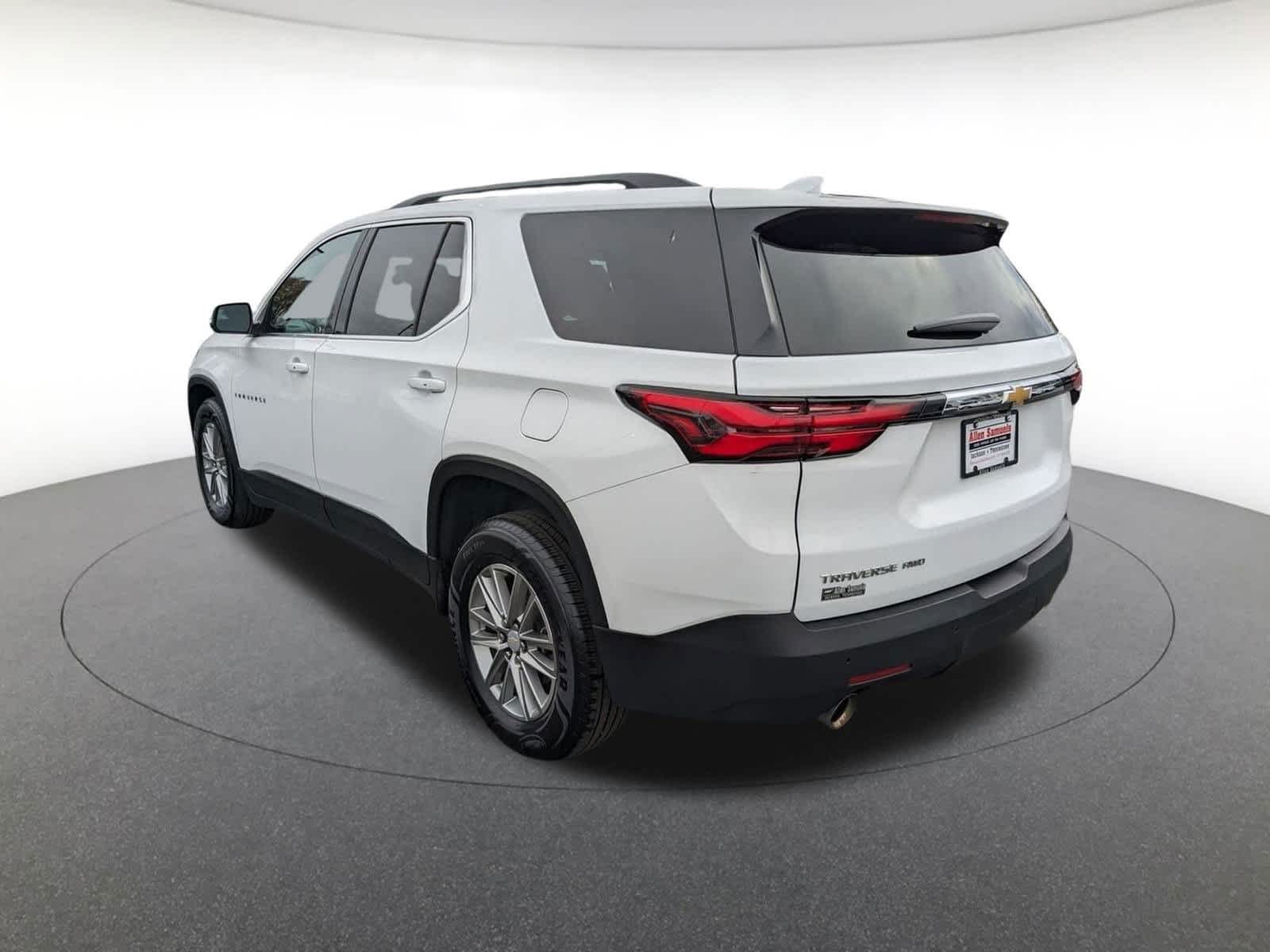 used 2023 Chevrolet Traverse car, priced at $27,330