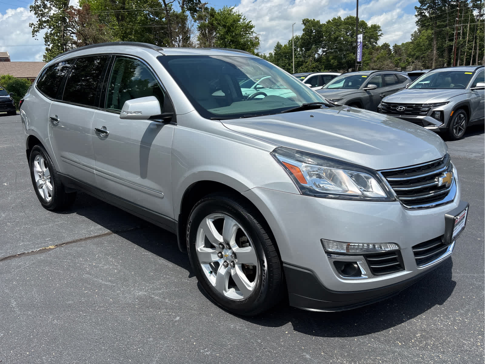 used 2017 Chevrolet Traverse car, priced at $15,800