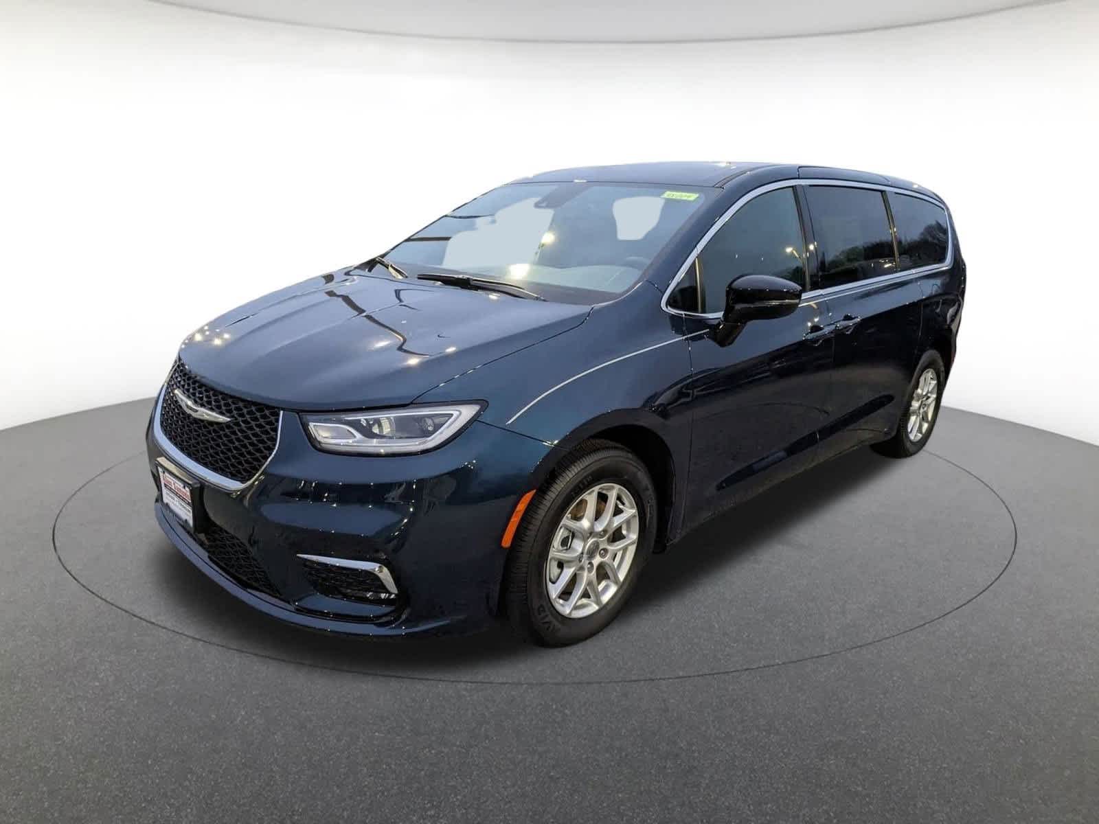 new 2025 Chrysler Pacifica car, priced at $42,720