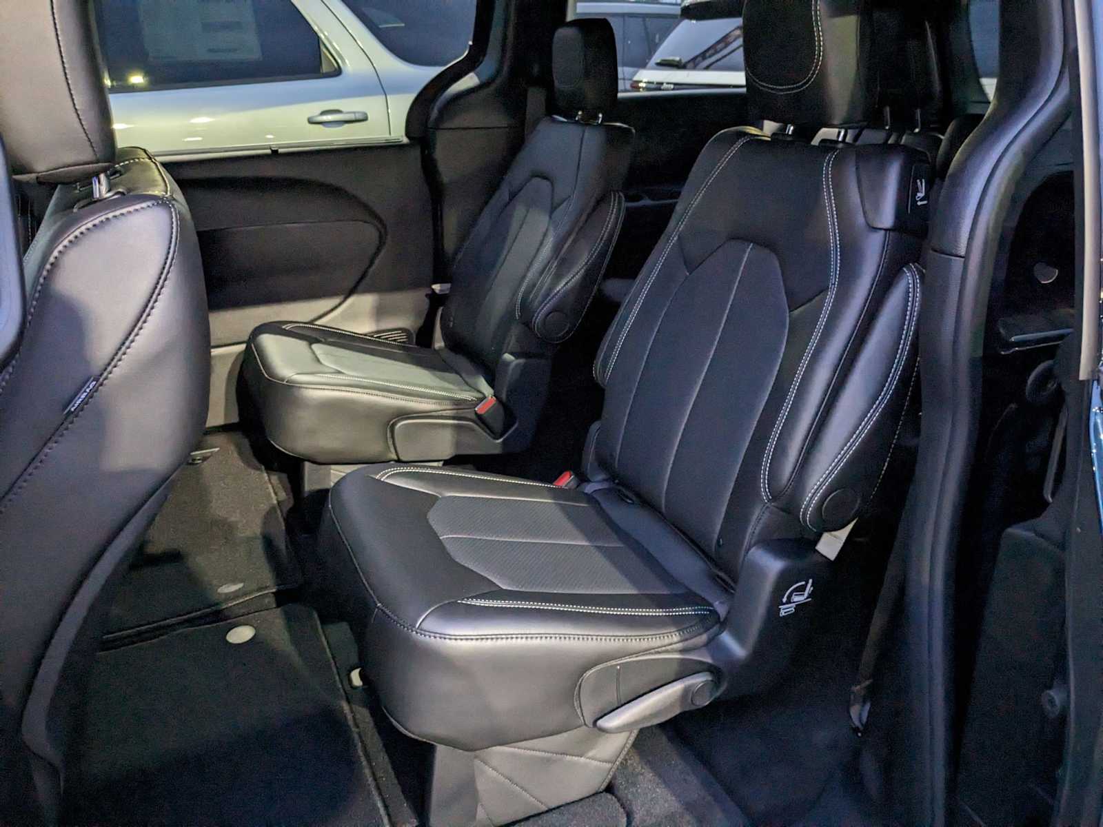 new 2025 Chrysler Pacifica car, priced at $42,720