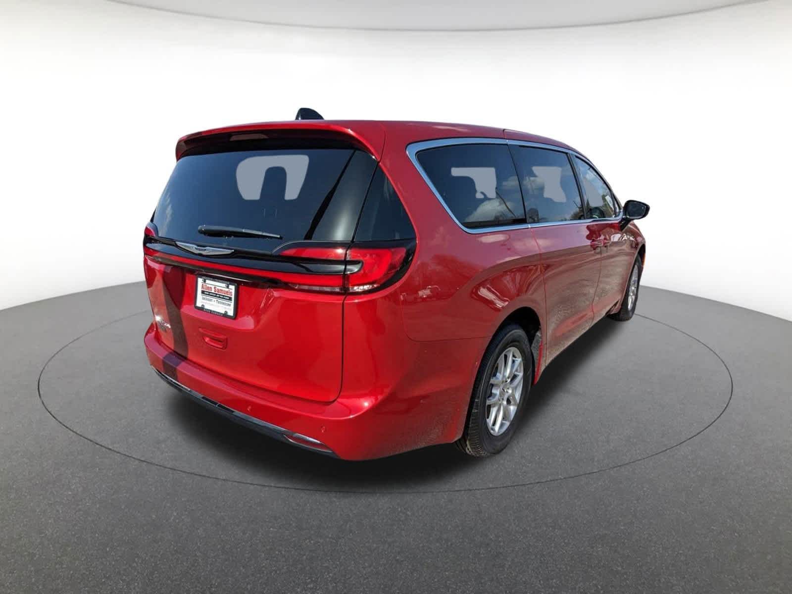 new 2025 Chrysler Pacifica car, priced at $43,893