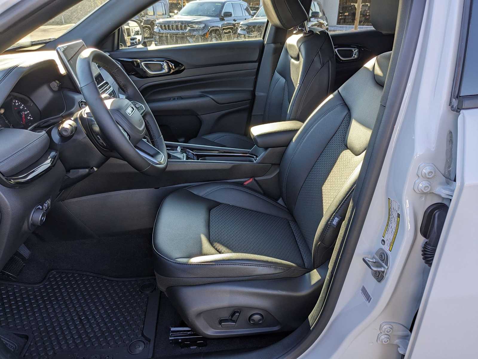 new 2025 Jeep Compass car, priced at $33,200