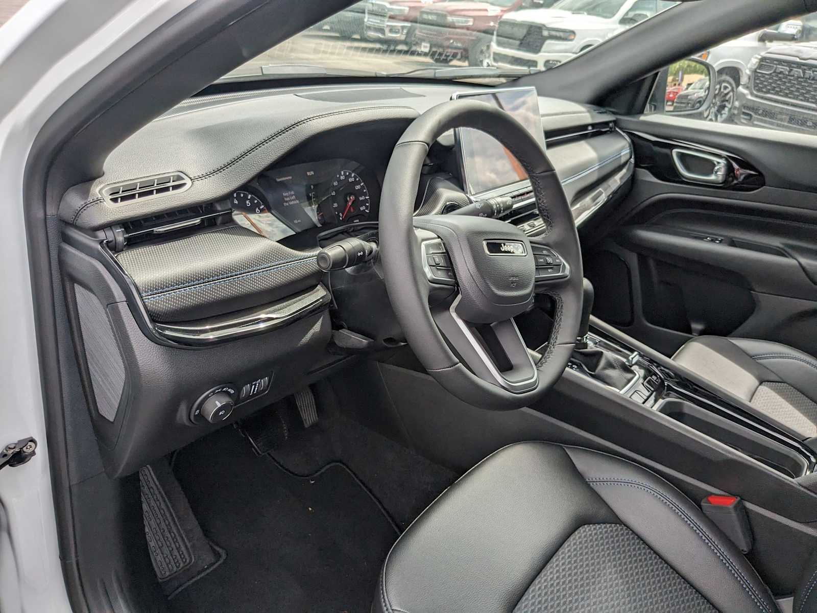 new 2025 Jeep Compass car, priced at $30,820