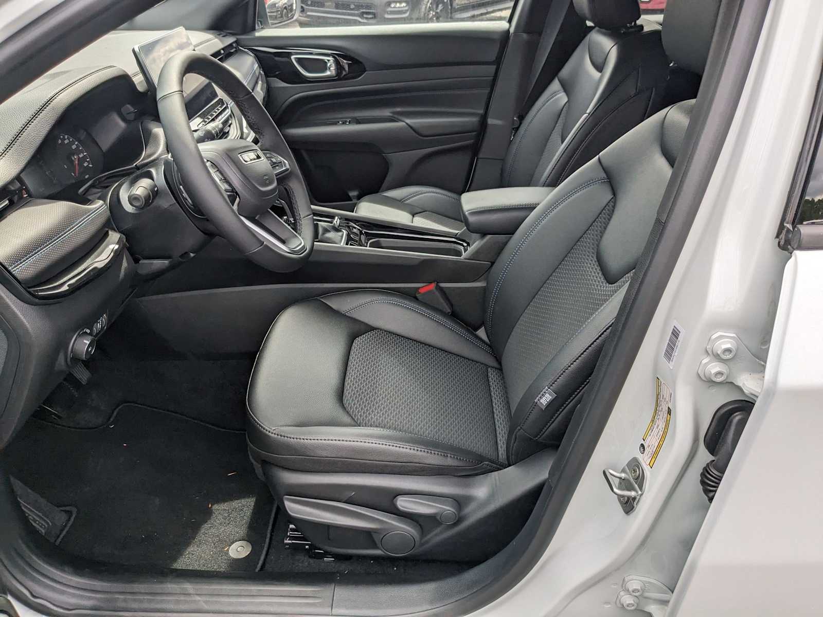 new 2025 Jeep Compass car, priced at $30,820