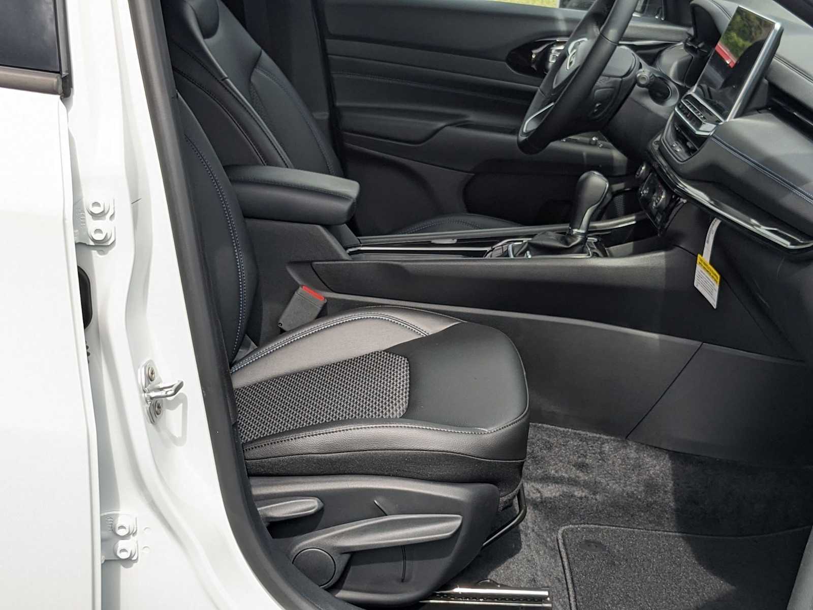 new 2025 Jeep Compass car, priced at $30,820
