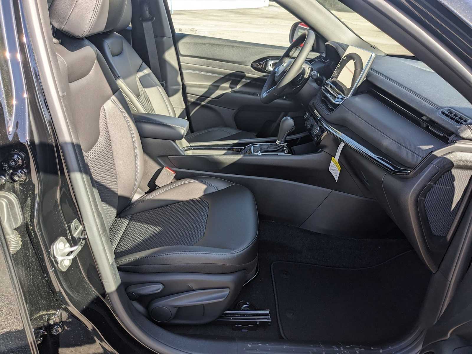 new 2025 Jeep Compass car, priced at $31,350