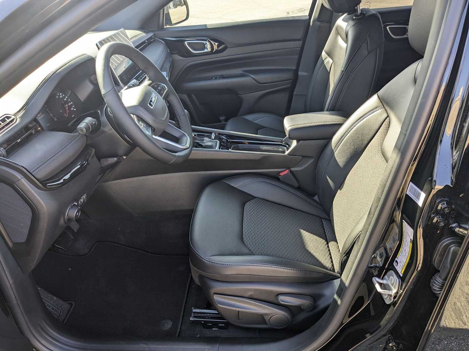 new 2025 Jeep Compass car, priced at $31,350