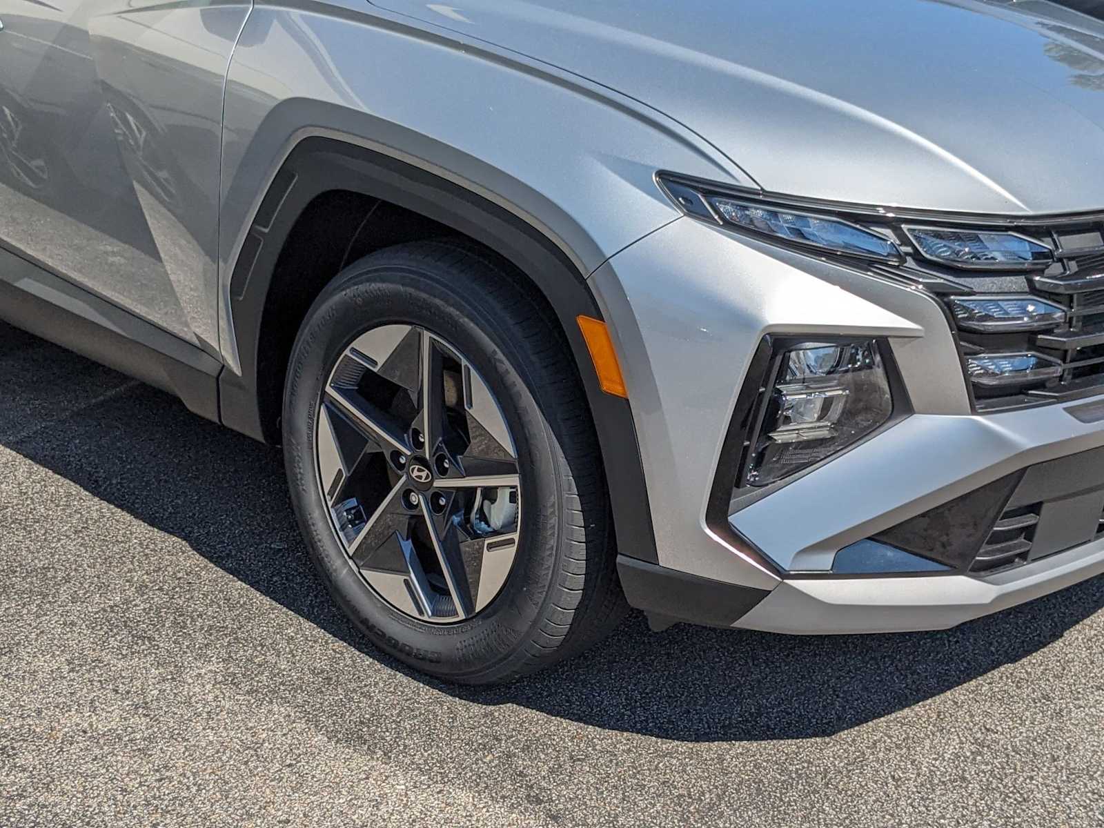new 2025 Hyundai Tucson car, priced at $32,925