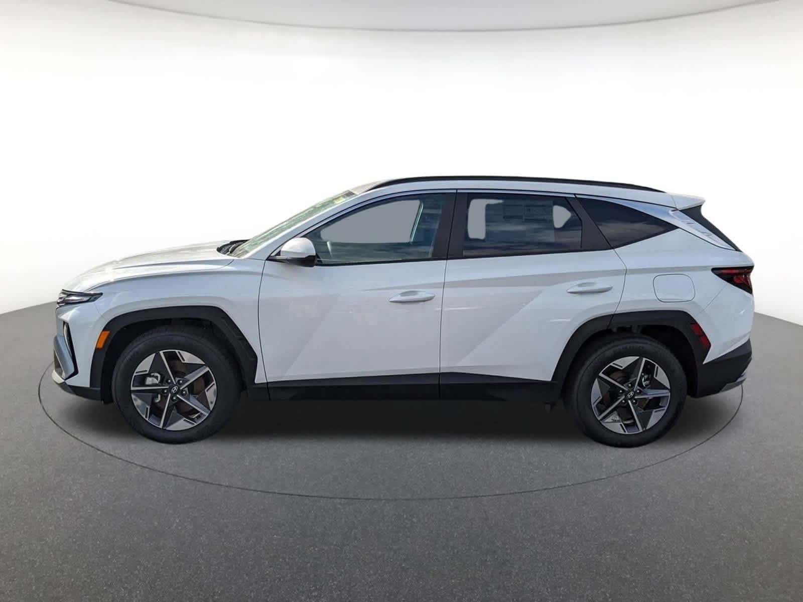 new 2025 Hyundai Tucson car, priced at $32,058