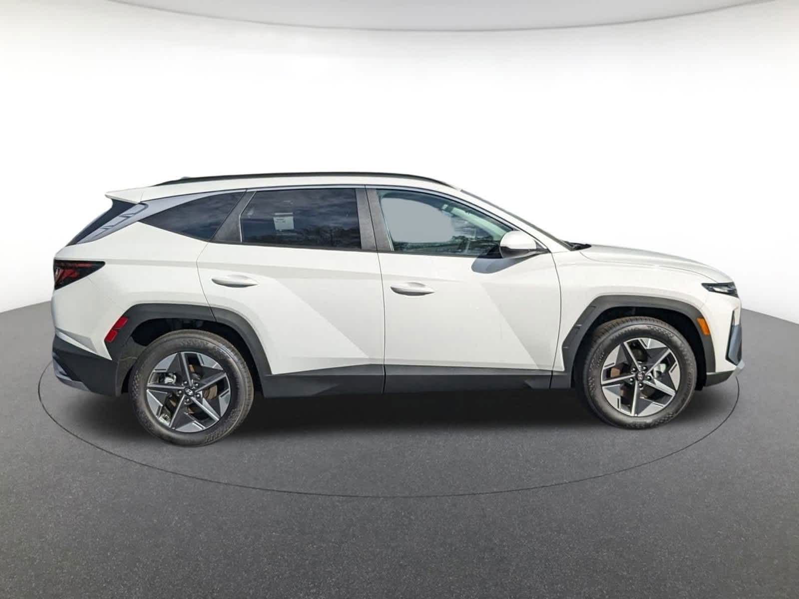 new 2025 Hyundai Tucson car, priced at $32,058