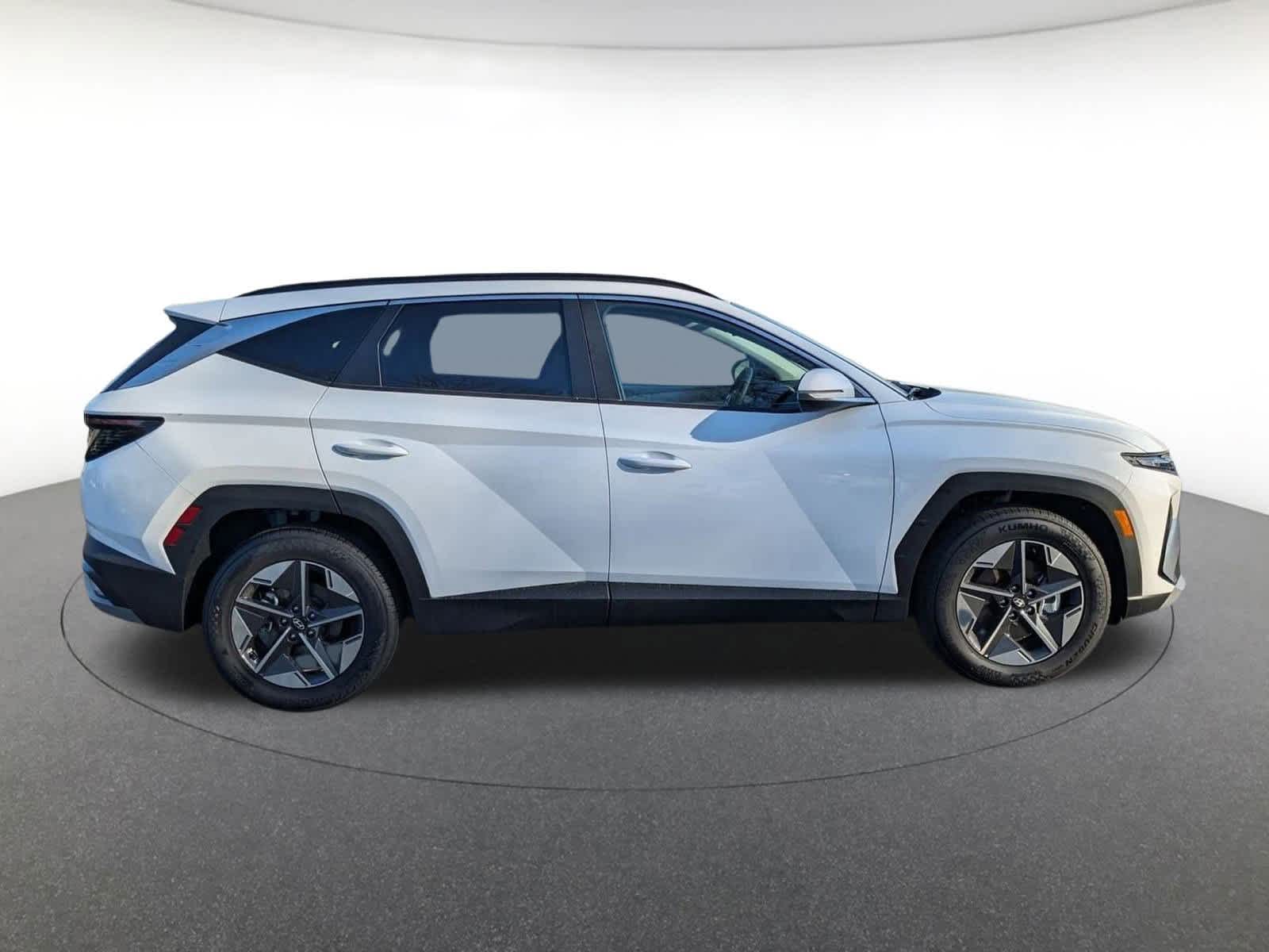new 2025 Hyundai Tucson car, priced at $34,260