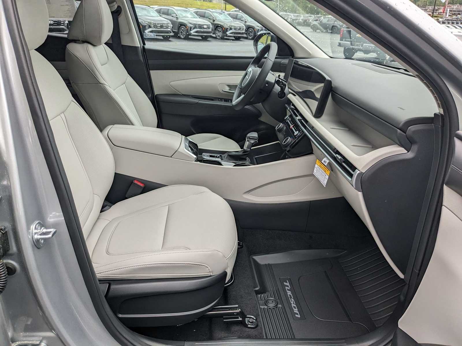 new 2025 Hyundai Tucson car, priced at $33,942