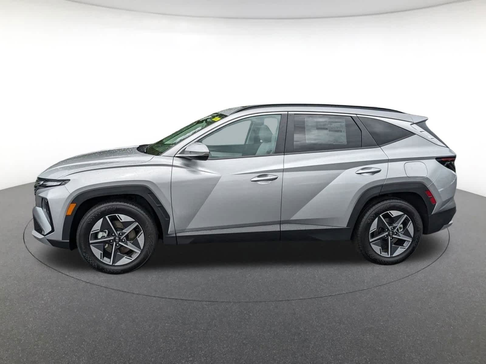 new 2025 Hyundai Tucson car, priced at $33,942