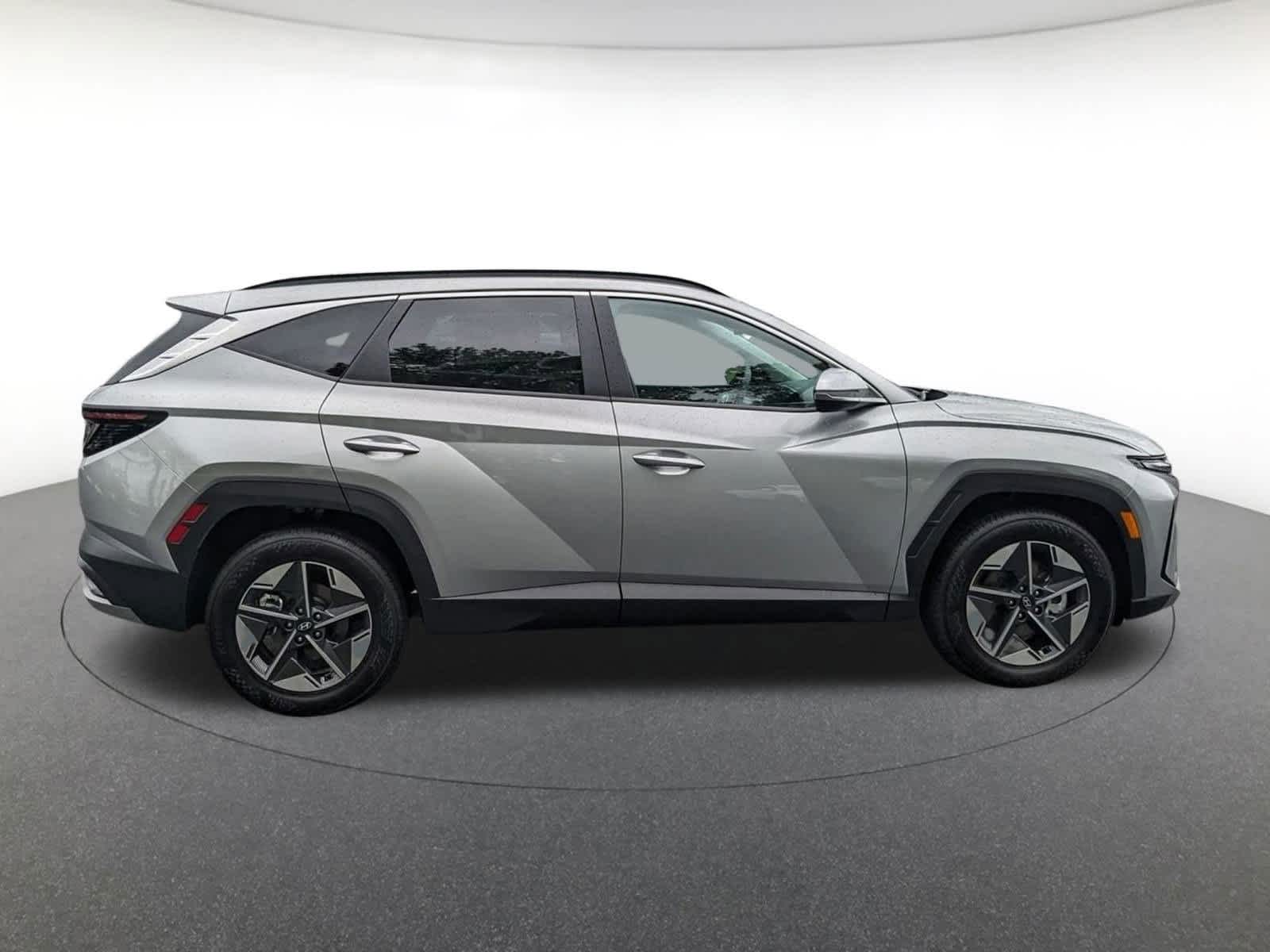 new 2025 Hyundai Tucson car, priced at $33,942