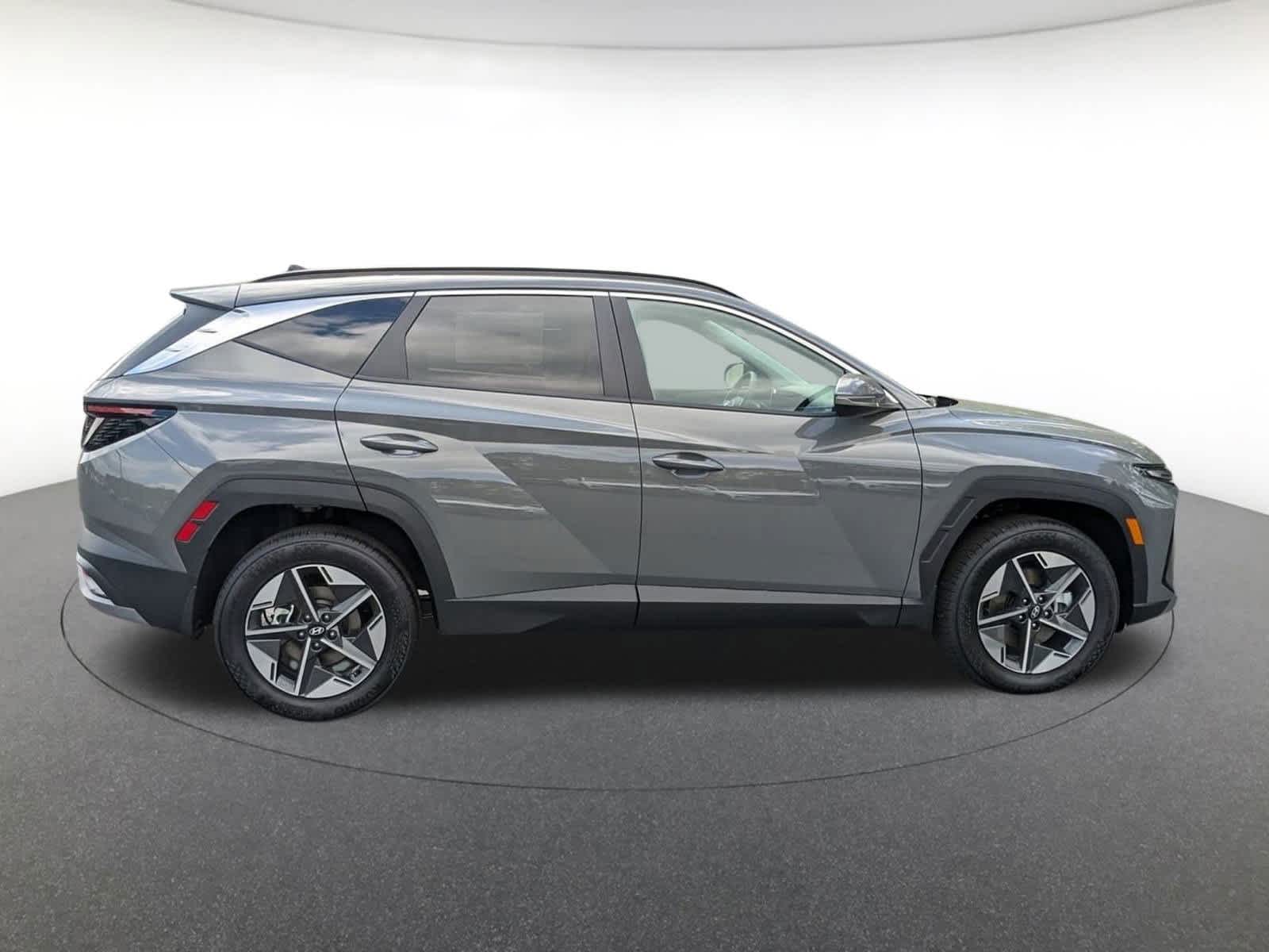 new 2025 Hyundai Tucson car, priced at $35,345