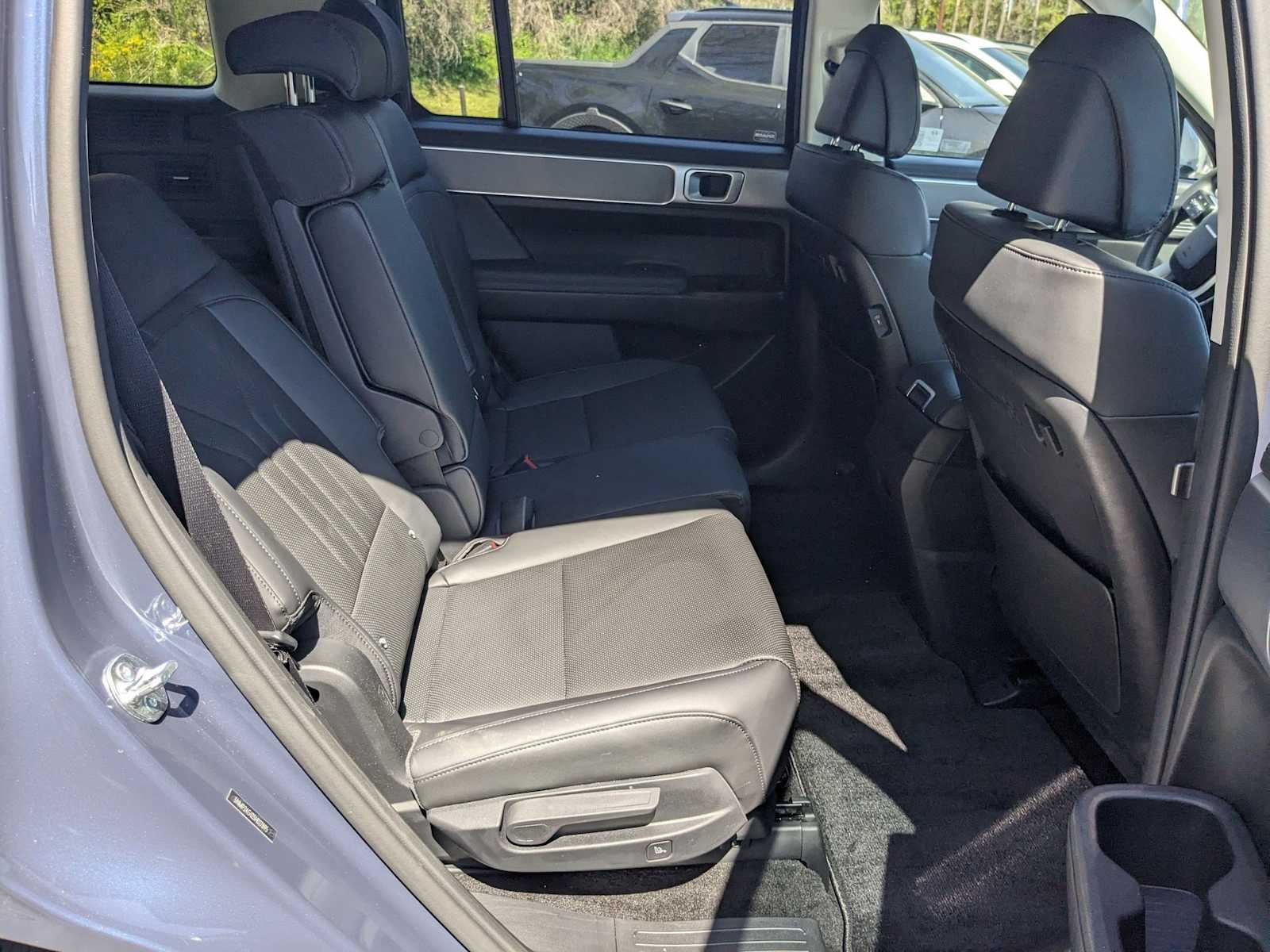used 2025 Hyundai Santa Fe Hybrid car, priced at $35,800