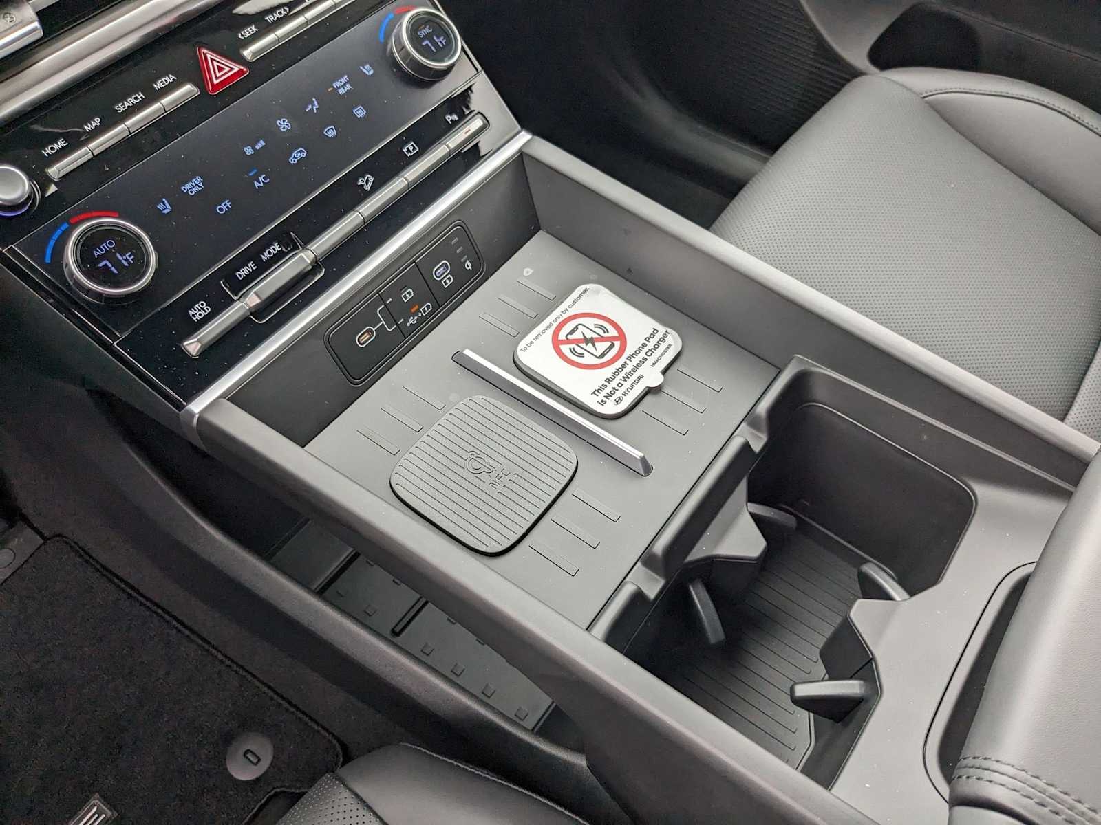 new 2025 Hyundai Santa Fe Hybrid car, priced at $40,165