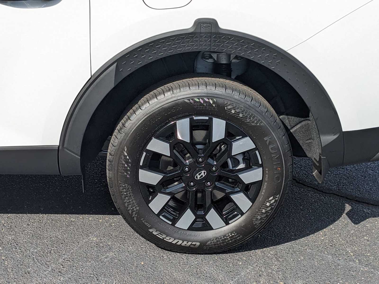 new 2025 Hyundai Santa Cruz car, priced at $32,610