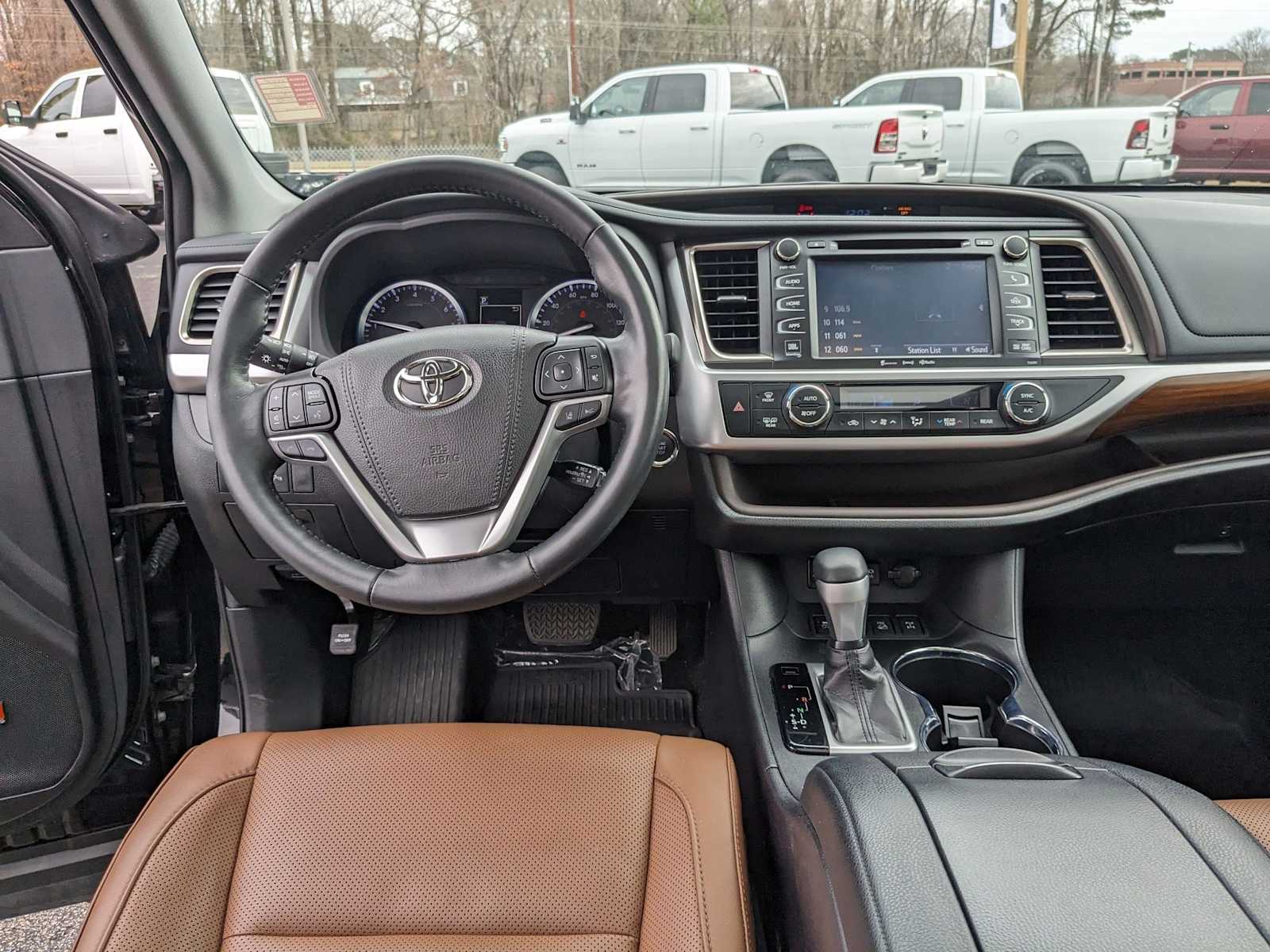 used 2019 Toyota Highlander car, priced at $32,500