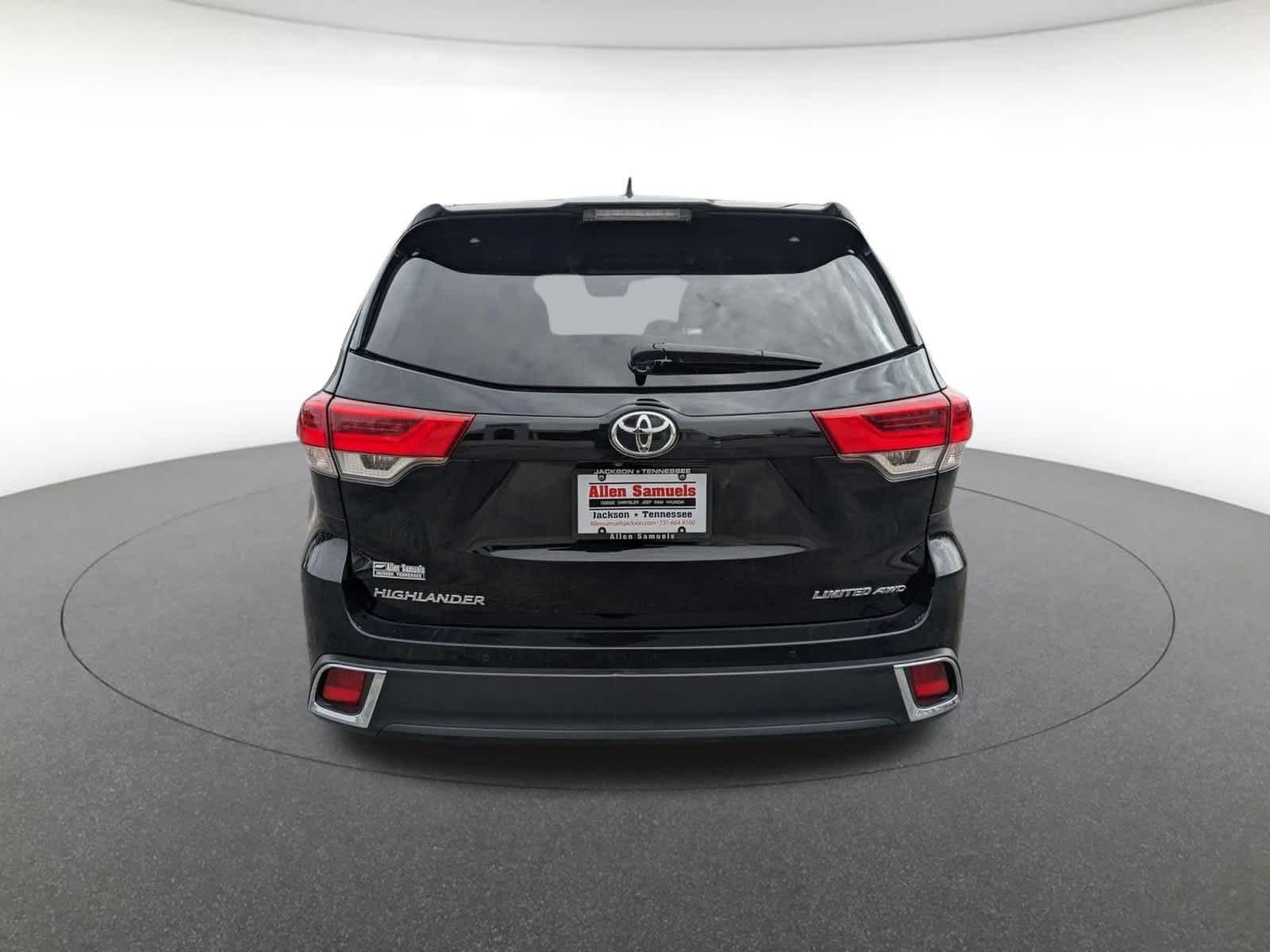 used 2019 Toyota Highlander car, priced at $32,500