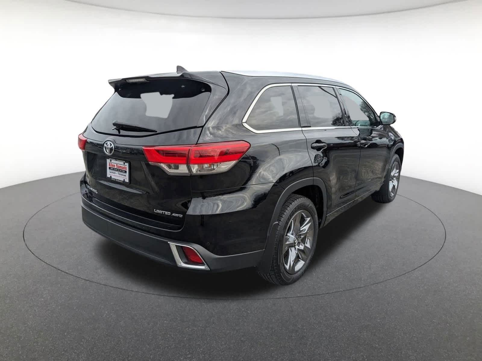 used 2019 Toyota Highlander car, priced at $32,500