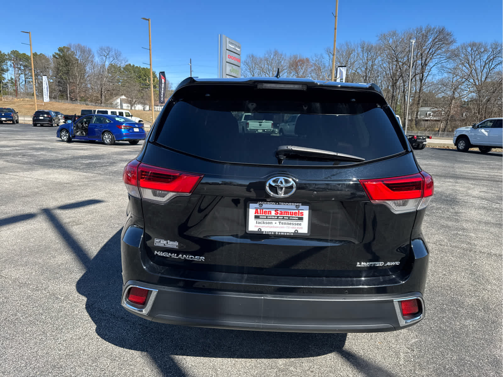 used 2019 Toyota Highlander car, priced at $25,500