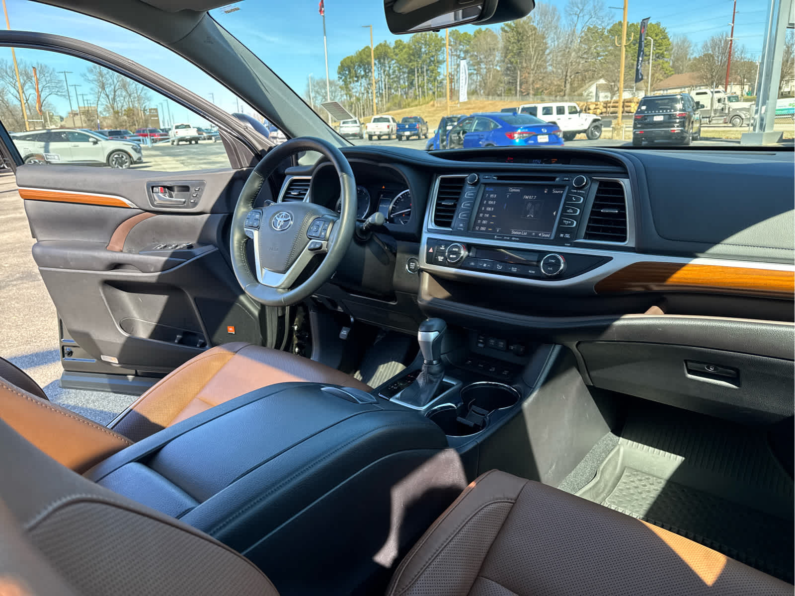 used 2019 Toyota Highlander car, priced at $25,500