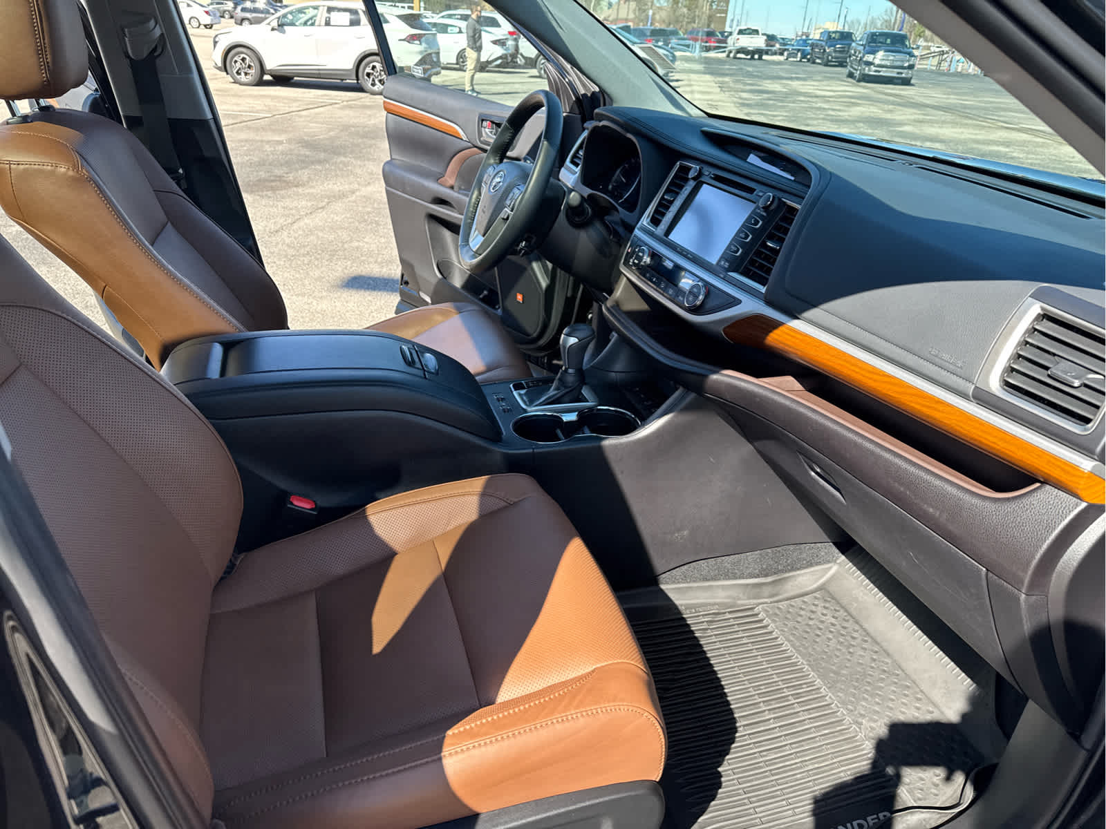 used 2019 Toyota Highlander car, priced at $25,500