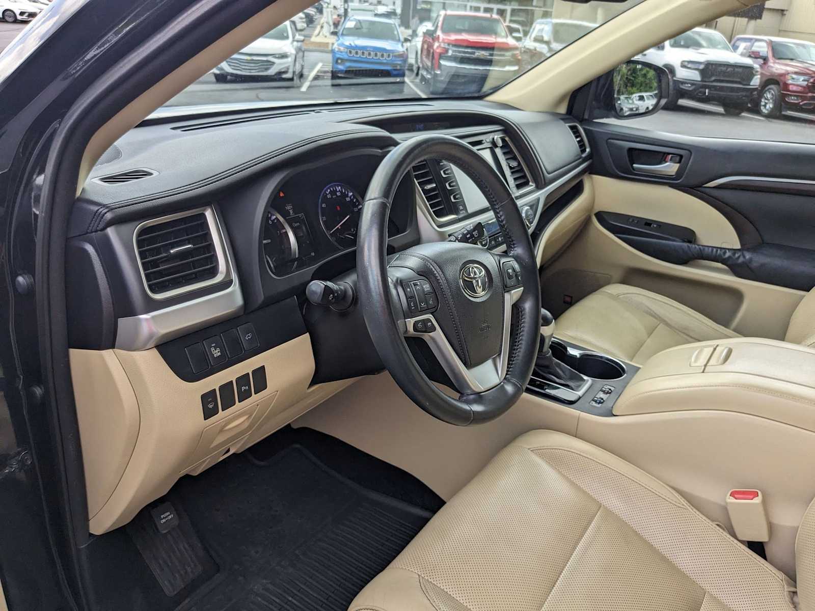 used 2015 Toyota Highlander car, priced at $21,000