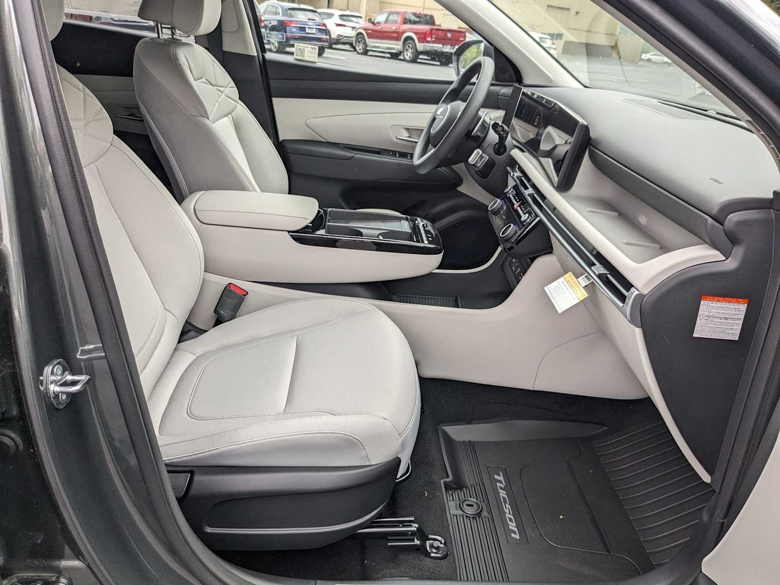 new 2025 Hyundai Tucson Hybrid car, priced at $34,296