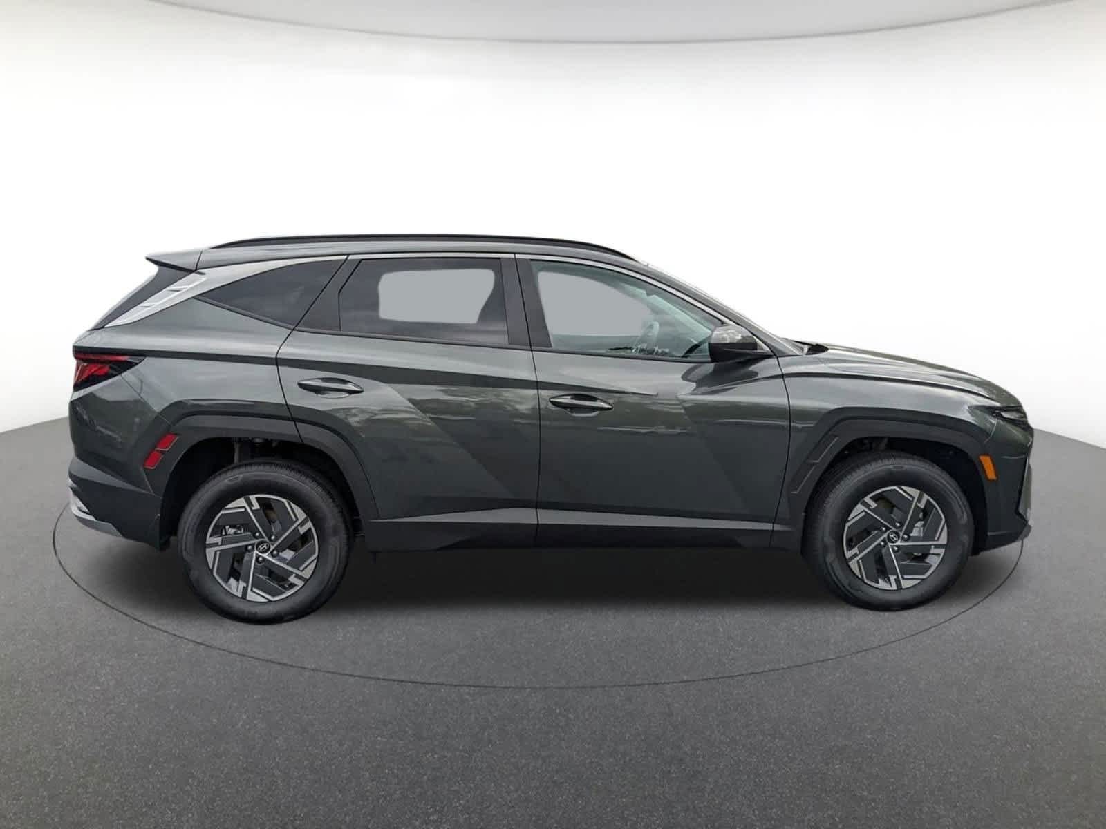 new 2025 Hyundai Tucson Hybrid car, priced at $34,296