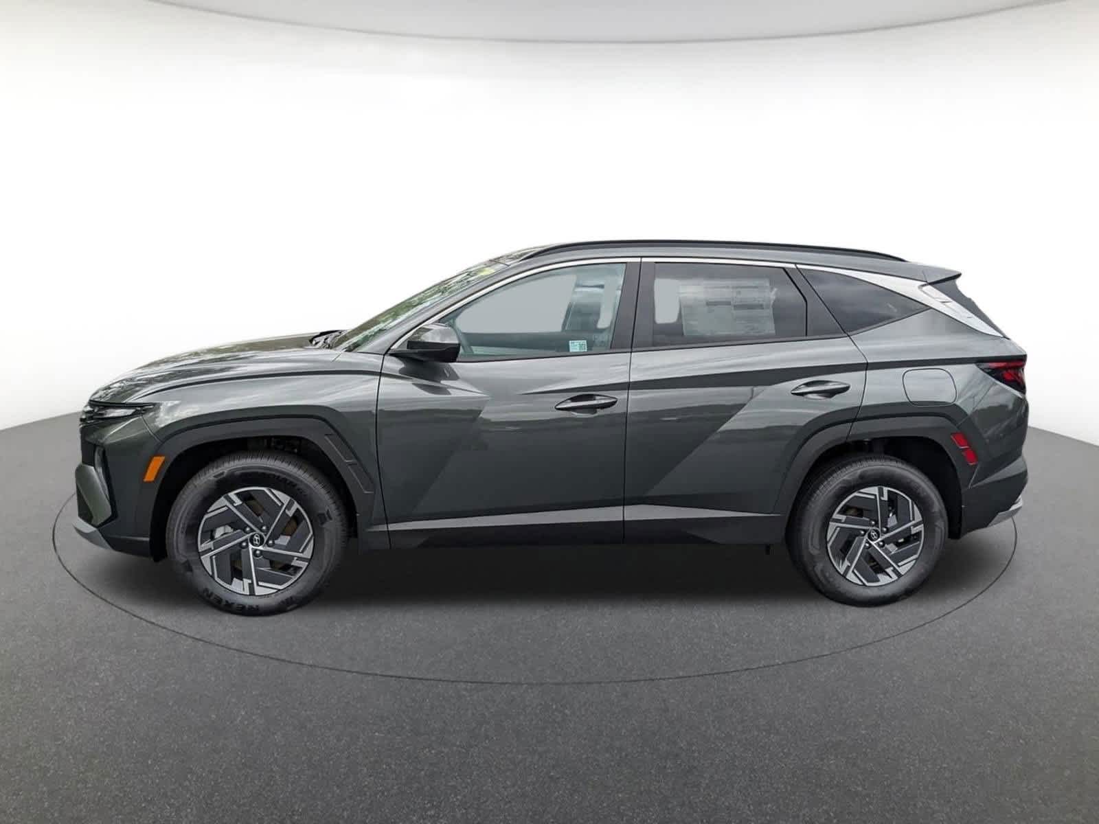 new 2025 Hyundai Tucson Hybrid car, priced at $34,296