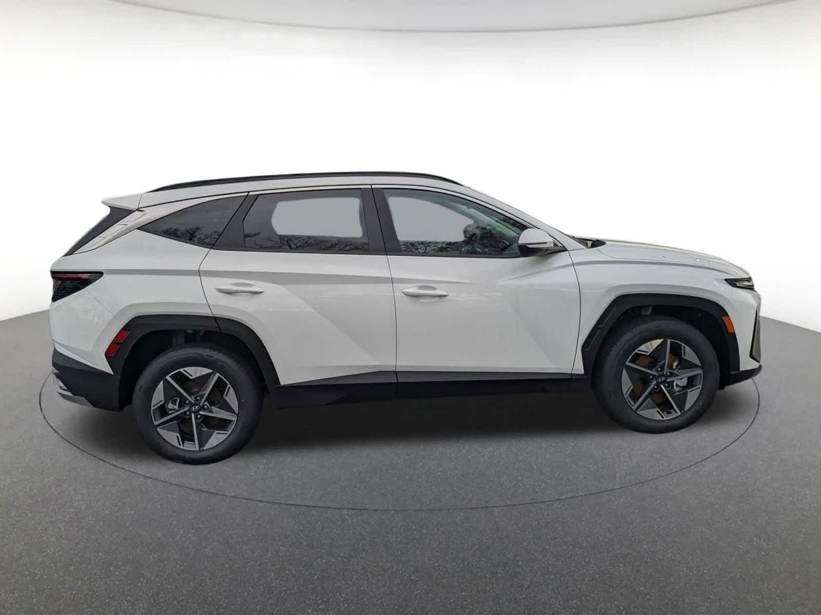 new 2025 Hyundai Tucson Hybrid car, priced at $37,740