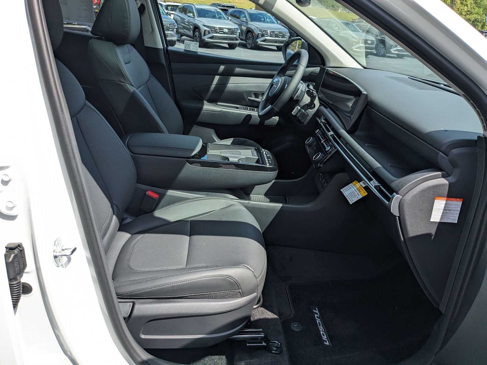 new 2025 Hyundai Tucson Hybrid car, priced at $37,771